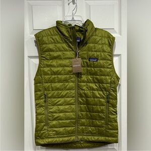 Patagonia Men’s Medium Nano Puff Insulated Vest Graze Green Puffer NWT Puffy